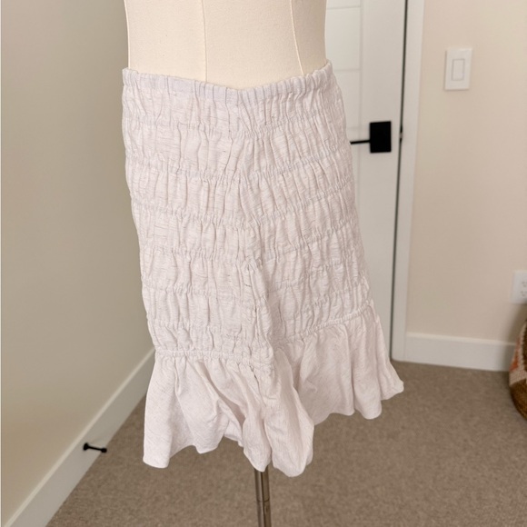 Fun White Ruffled Mini Skirt - Picture 4 of 7